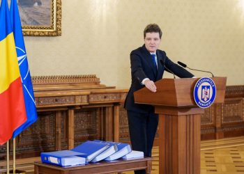 Nicusr Dan are 4 5 nume pentru seful SRI si SIE