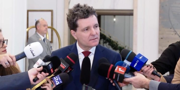 Nicusr Dan blocat la Paris din cauza vremii