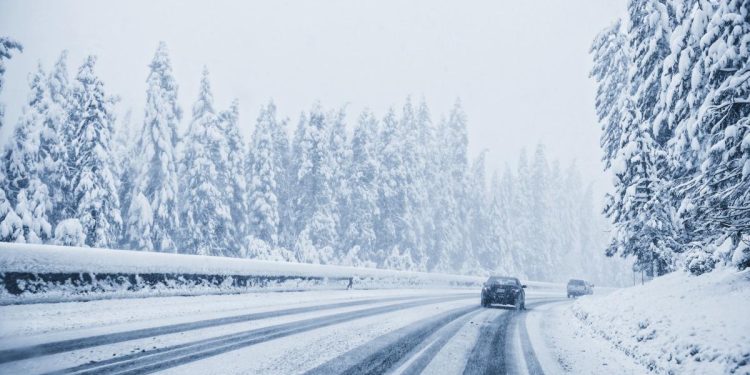 Ninge in jumatate din tara dificultati in circulatie pe DN1