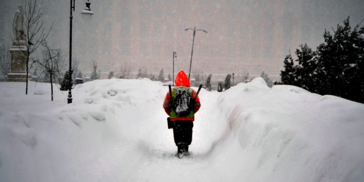 Ninsorile vor continua in mai multe regiuni