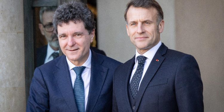 Prietenie doar aparenta Macron nu reactioneaza la blocheajul lui Nicusor Dan