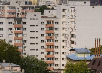 Primaria Sector 1 va plati anveloparea blocurilor