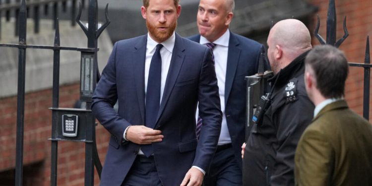 Printul Harry impotriva Daily Mail in instanta procesul este o experienta groaznica