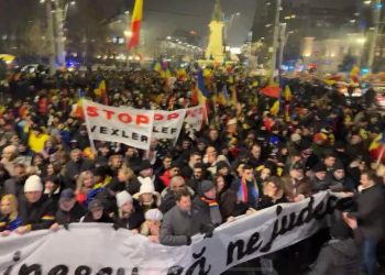 Proteste in Piata Victoriei si Piata Universitatii din Bucuresti