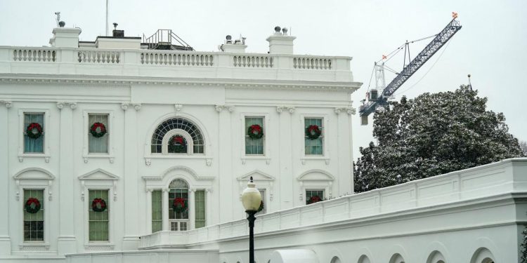 Trump afirma ca e prea tarziu pentru a stopa lucrarile la sala de bal de la Casa Alba in