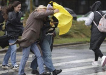 avertizare de la anm cod galben de vant ploi si viscol la munte rafalele vor depasi 100 km h