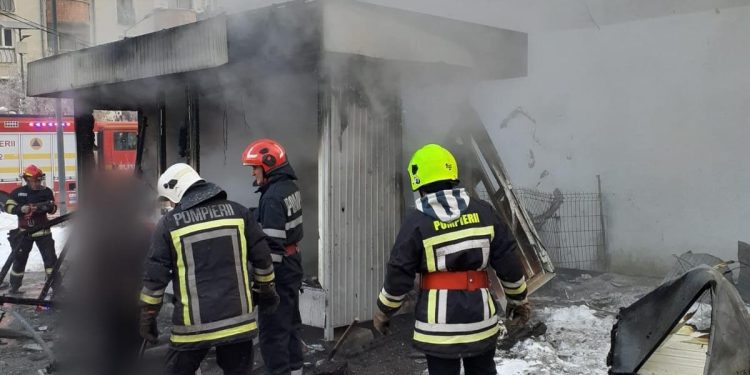 incendiu urmat de o explozie in gherla o patiserie a fost distrusa