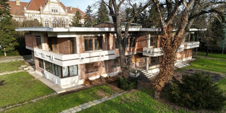 Alfred Simonis declara ca vila de protocol a lui Ceausestu va fi restituita patrimoniului judetului