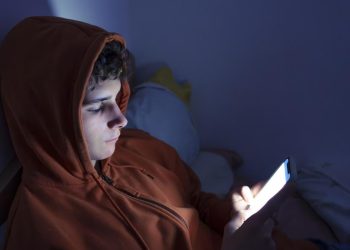 Ar trebui sa interzicem copiilor accesul la retelele sociale Criminolog Ne expunem riscurilor de a ne transforma