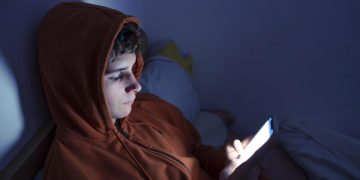 Ar trebui sa interzicem copiilor accesul la retelele sociale Criminolog Ne expunem riscurilor de a ne transforma