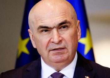 Bolojan sustine ca neplata primei zile de concediu medical este o masura temporara pana cand se vor