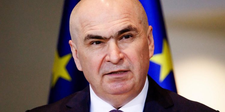 Bolojan sustine ca neplata primei zile de concediu medical este o masura temporara pana cand se vor