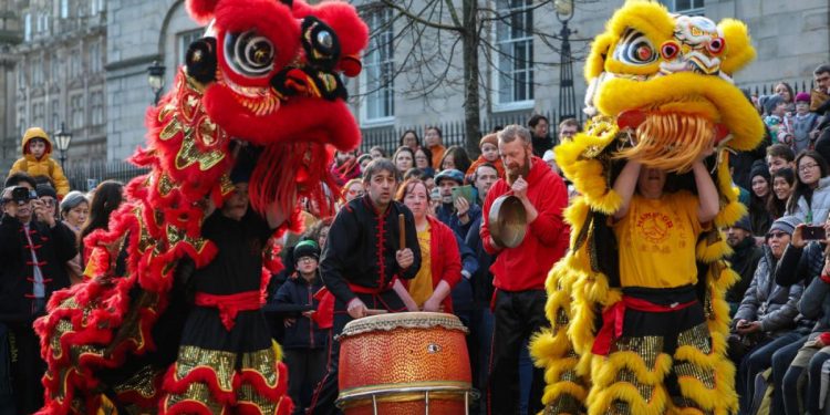 Cei 7000 de chinezi din Romania se pregatesc pentru Anul Nou Chinezesc Ce va aduce Anul Calului de Foc