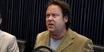 Charlie Ottley acuza CJ Maramures ca nu i a acordat fondurile pentru filmul solicitat Rusine Ne