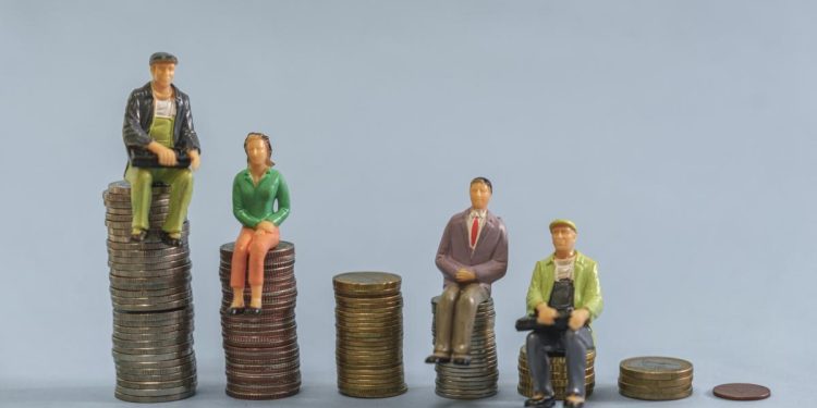 Numarul pensionarilor din Romania in sistemul public si pensia medie actuala