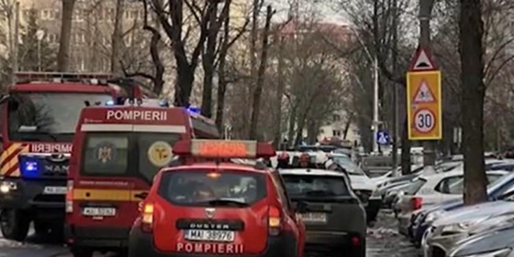 O fetita de 5 ani a fost lovita mortal de o masina in fata unei scoli din capitala