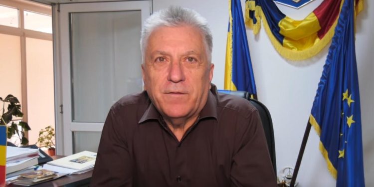 Primarul din Curtea de Arges deranjat de intrebarea despre apa potabila Nu sunt Mama