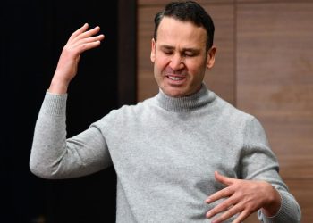 Robert Negoita anunta ca va cere instantei reluarea attributiilor de primar al Sectorului 3