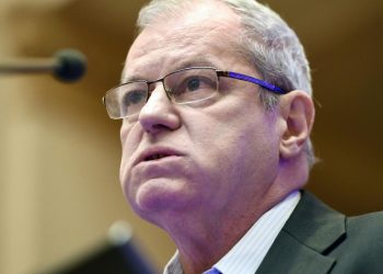 Romnia in deriva o noua carate semnata de Rasvan Popescu a fost lansata la Iasi