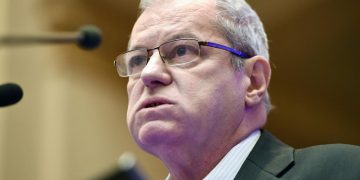 Romnia in deriva o noua carate semnata de Rasvan Popescu a fost lansata la Iasi