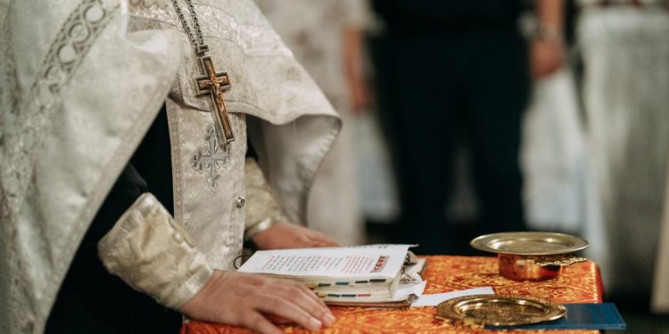 Rugaciuni pentru pace duminica in toate bisericile din Romania la patru ani de la debutul razboiului din Ucraina