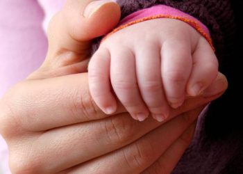 Sporul natural al populatiei Romaniei continua sa fie negativ Numarul de decese din decembrie aproape