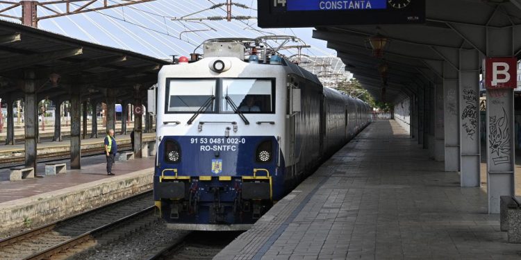 Un tren a iesit de pe sine in Gara de Nord Circulatia a fost suspendata timp de 2 ore