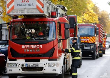 caz uimitor masina de pompieri oprita de politie in timpul interventiei soferul a fost lasat