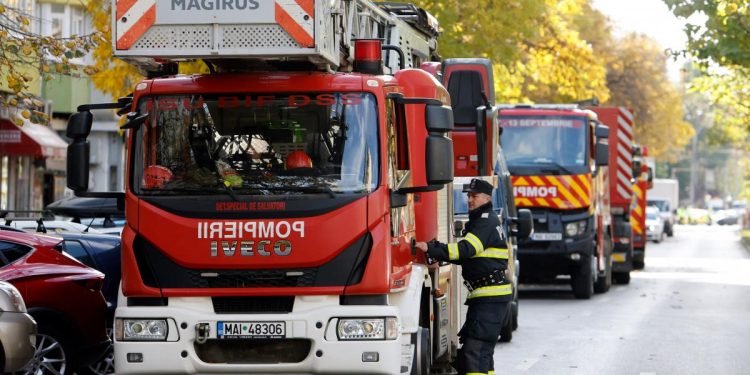 caz uimitor masina de pompieri oprita de politie in timpul interventiei soferul a fost lasat