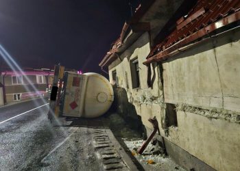 trafic oprit timp de 7 ore pe dn1 in sibiu din cauza rasturnarii unei cisterne cu gaz butan
