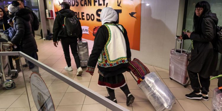 318 cetateni romani pelerini si turisti au fost repatriati in tara prin zboruri speciale operate de