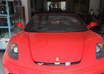 ANAF a scos la vanzare un Ferrari F430 Spider Pretul cerut pentru automobilul din 2006 cu putini