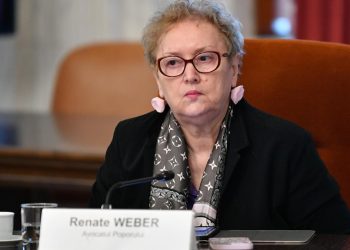 Avocatul Poporului ar putea sa conteste la CCR concedierile din administratia publica si modalitatea in care se