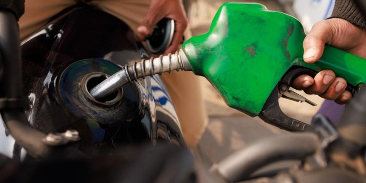 Cat cost a motorina si benzina miercuri 25 martie Bolojan sustine ca reducerea accizei la combustibil
