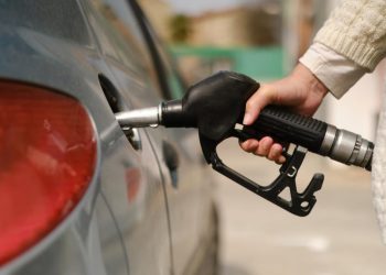 Cat valoreaza benzina si motorina sambata 21 martie dupa o noua scumpire a preturilor la combustibili