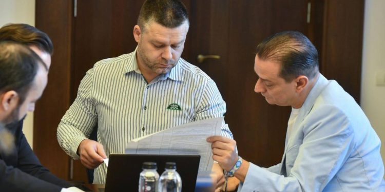 Ciucu dupa ce el si Baluta au impartit responsabilitatile pentru lucrarile de la Piata Unirii Se