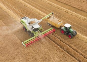 Liga Asociatiilor Producatorilor Agricoli cere Guvernului sa elimine de urgenta acciza pe motorina din