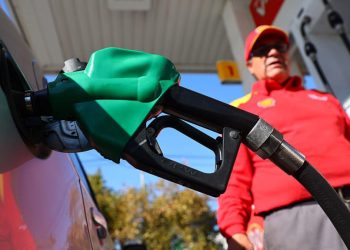 Motorina premium a trecut de 11 lei pe litru Ce masuri va analiza luni premierul Bolojan pentru 1