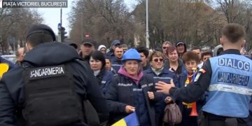 Peste 1000 de mineri protesteaza la Guvern cerand sa nu fie concediati In Piata Victoriei se afla 1