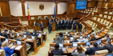 Proteste in Parlamentul Republicii Moldova Maia Sandu Nu vom opri reforma justitiei