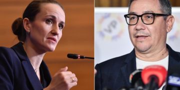 Purtatorul de cuvant al Ministerului Afaceriilor Externe Irina Ponta nu indeplinea cerintele pentru a se afla in avionul cu