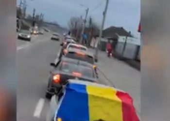 Soferii din Bihor au protestat impotriva cresterii preturilor la benzina Au alimentat cu 2 lei si au mers in