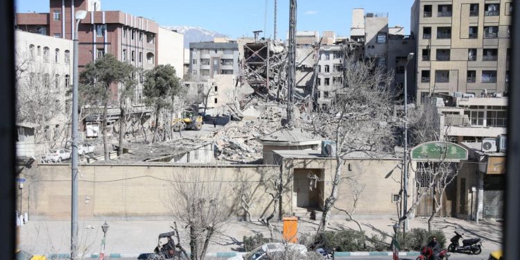 Vaticanul refuza ideea de razboi preventiv si atrage atentia asupra pericolului global