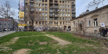 ciprian ciucu anunta ca terrenul din fata librariei carturesti va fi expropriat un smecher a intervenit