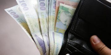 n loc s ne concentram pe inflatie care este problema principala le oferim 100 de lei asemenea vremurilor lui Ceausecu Ct