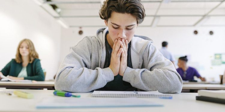 simulare bacalaureat 2026 elevii sustin examenul la limba si literatura romana