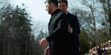 vizita lui zelenski la bucuresti surprinsa in imagini cum l a intampinat nicusor dan la cotroceni