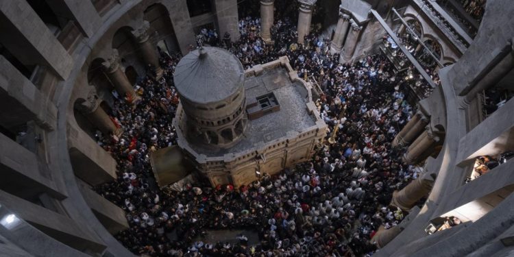 Biserica Sfantului Mormant din Ierusalim a fost recent redeschisa Ce informatii exista despre ceremonie