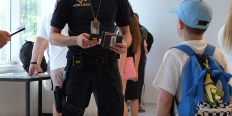 Mii de politisti de frontiera mobilizati de 1 Mai In Bucuresti peste 1300 de ei patruleaza