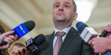 Miruta semnaleaza nereguli severe la Steaua Exista de 24 ori mai multi colonei decat la diviziile